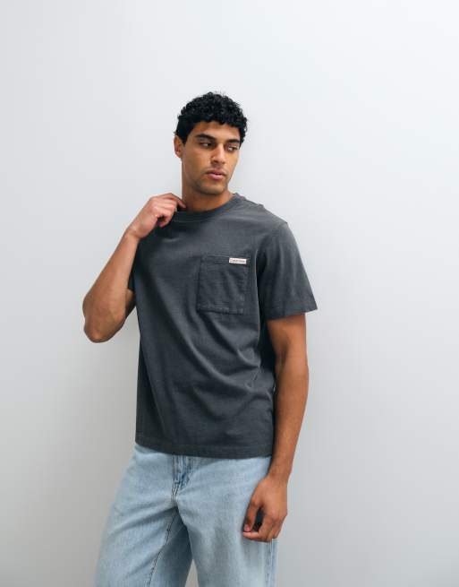 Calvin Klein Jeans T-Shirt mit Tasche in verwaschenem Schwarz, 3 von 7