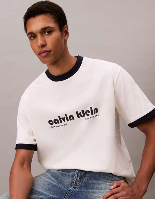 Calvin Klein Jeans - T-shirt style rétro à liserés - Blanc cassé, 2 de 4