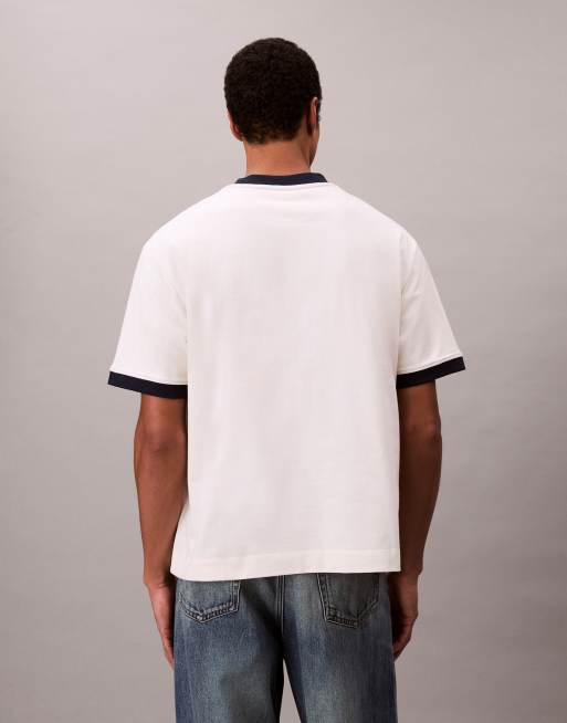 Calvin Klein Jeans - T-shirt style rétro à liserés - Blanc cassé, 4 de 4