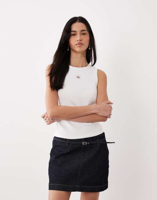 Calvin Klein Jeans – Tanktop aus Webstoff in Weiß mit gewebter Etikette, 3 von 4