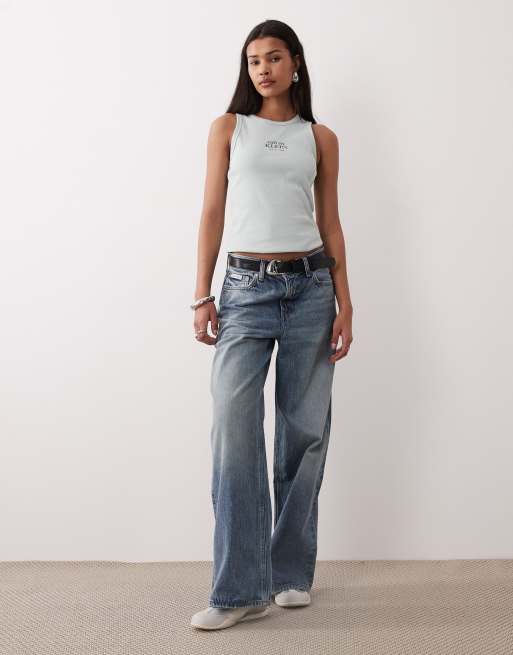 Calvin Klein Jeans – Tanktop in Blassgrün mit Rundhalsausschnitt und Logo, 2 von 4