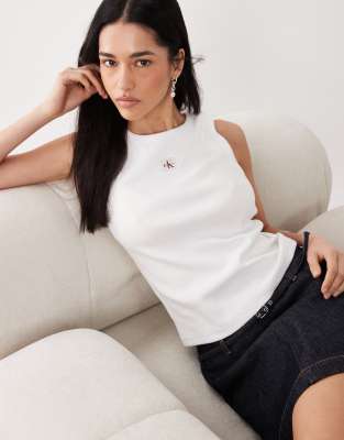 Calvin Klein Jeans - Tanktop in Flieder mit gewebtem Etikett-Weiß