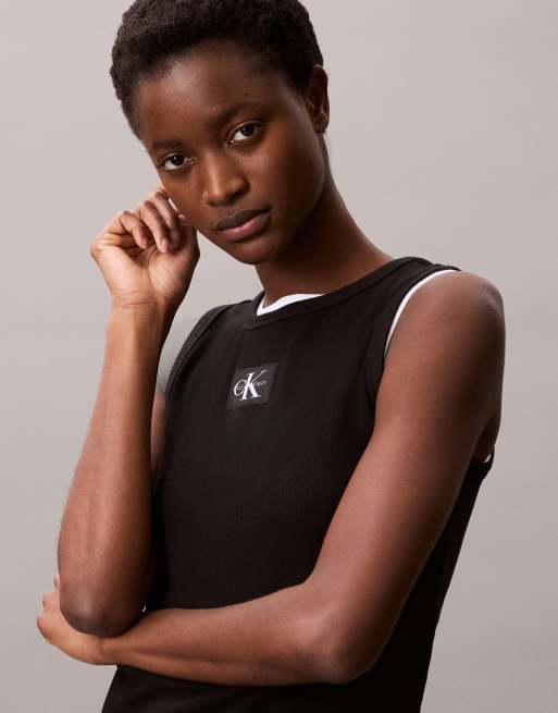 Calvin Klein Jeans – Tanktop in Schwarz mit Logo-Aufnäher, 3 von 4