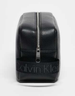 Calvin Klein Jeans Est.1978 Toiletry Bag In Black
