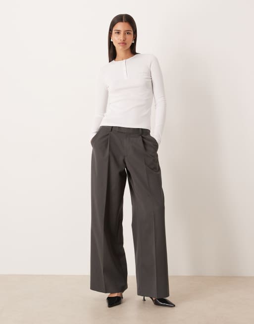 Calvin Klein Jeans - Top blanco de manga larga y corte slim con monograma , 2 de 4