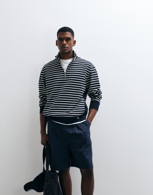 Calvin Klein Jeans - Top blu scuro e bianco a righe con zip corta e monogramma a righe, 3 di 5