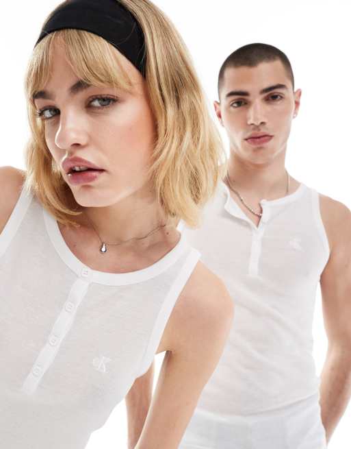 Calvin Klein Jeans - Top serafino senza maniche slim bianco a coste trasparente - In esclusiva per ASOS