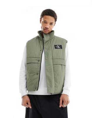 Calvin Klein Jeans – Transitional – Olivgrön väst med märkeslogga