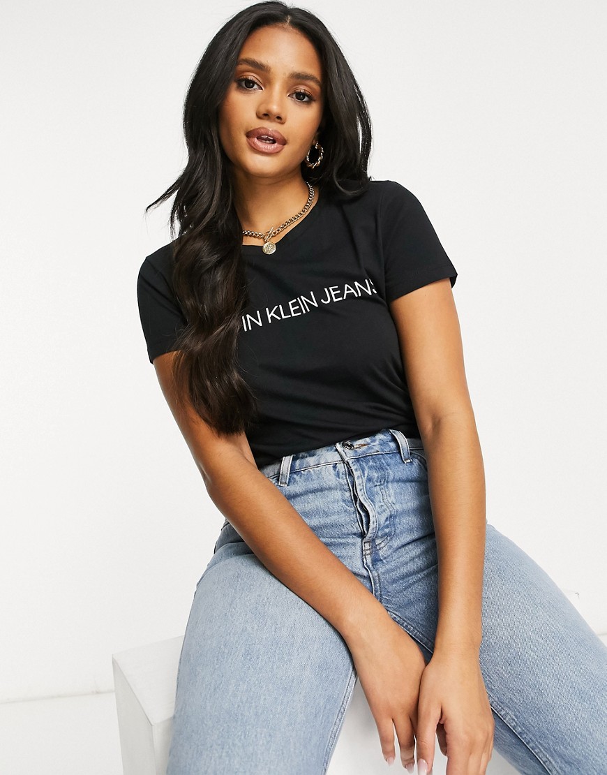 Calvin Klein Jeans — Tætsiddende T-shirt med logo-Sort
