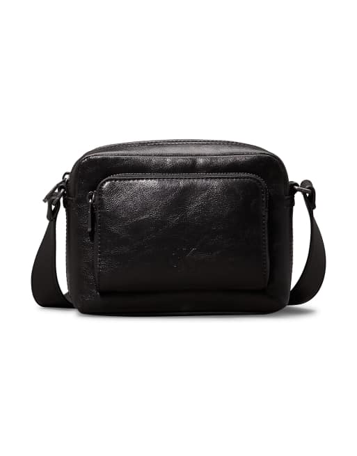 Calvin Klein Jeans – Umhängetasche in Schwarz