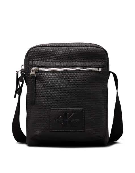Calvin Klein Jeans – Umhängetasche in Schwarz - view 1