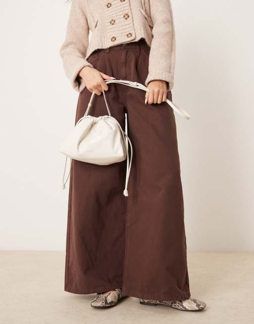 Calvin Klein Jeans – Umhängetasche in Wollweiß mit Kordelzug, 3 von 4