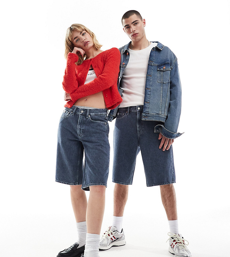 Calvin Klein Jeans Unisex 90s straight skater shorts in grey wash - ASOS Exclusive