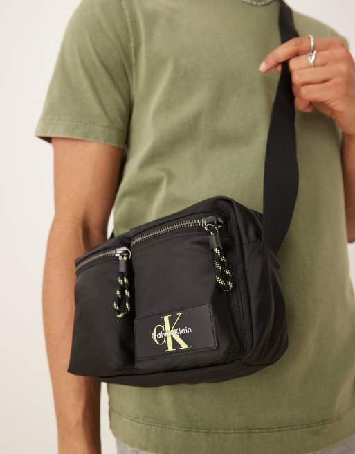 ショルダーバッグ・ポシェット   CKJ Utility l Logo Double Zip Camera Ba Calvin Klein Jeans utility camera bag in black | ASOS