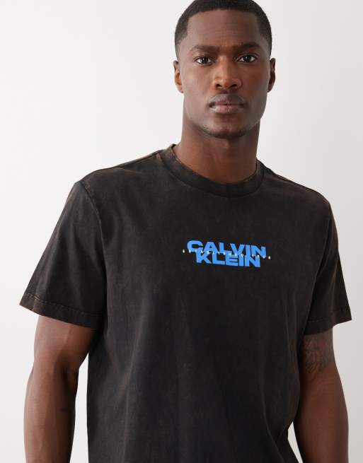 Calvin Klein Jeans - Vasket sort og blå T-shirt med central logografik, 5 af 5