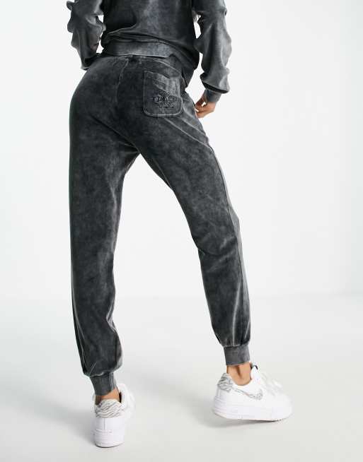 Calvin klein hot sale velour jogger pants