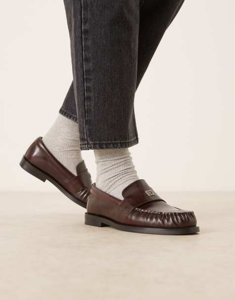 Calvin Klein Jeans – Vinröda loafers i läder med metalldetaljer och rundad tå - view 1