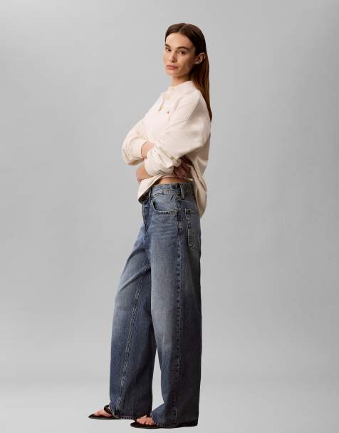 Calvin Klein Jeans – Weite Jeans in getöntem Blau mit niedrigem Bund - view 1