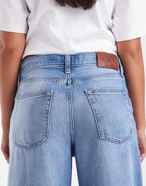 Calvin Klein Jeans – Weite Jeans in hellblauer Waschung mit niedrigem Bund, 5 von 5