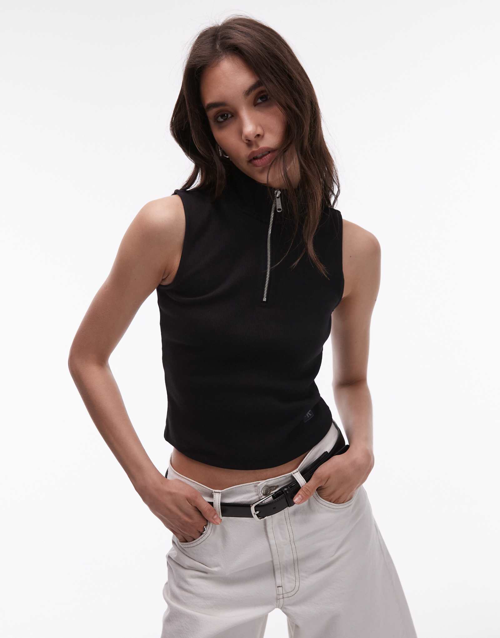 Джинсы Calvin Klein с тканевой этикеткой, укороченные без рукавов на молнии 1/4 черного цвета