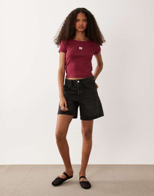Calvin Klein Jeans woven label rib baby tee in burgundy, 2 of 4