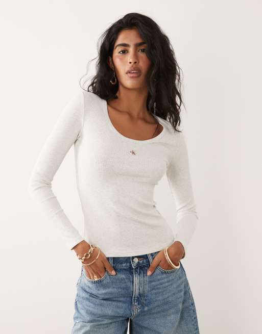 Calvin Klein Jeans woven label ribbed long sleeve t-shirt in light grey, 3 of 4