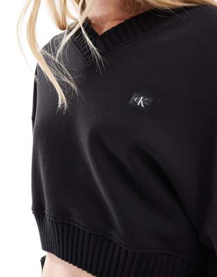Calvin Klein Jeans Est.1978 Woven Label V-neck Sweatshirt In Black