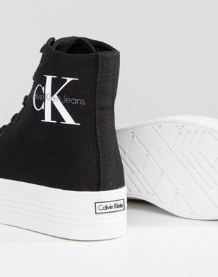 Calvin Klein Jeans - Zabrina - Scarpe da ginnastica alte di tela nere | ASOS