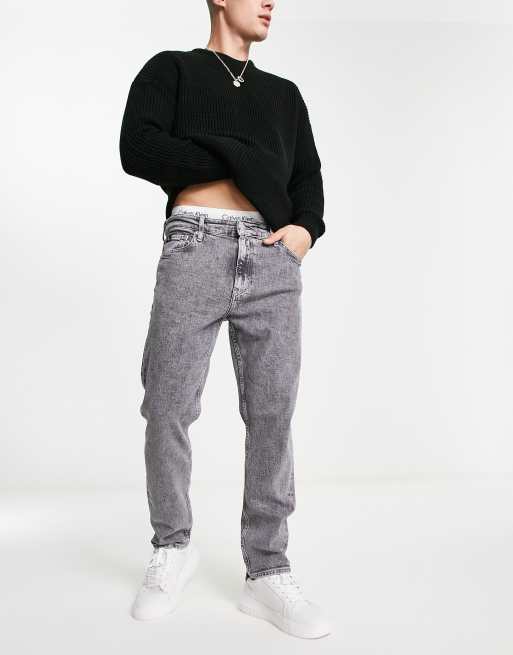 Calvin Klein Jeans – Zwężane jeansy dad w spranym szarym kolorze
