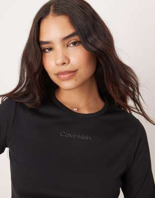 Calvin Klein - Langärmliges T-Shirt in Black Beauty-Schwarz