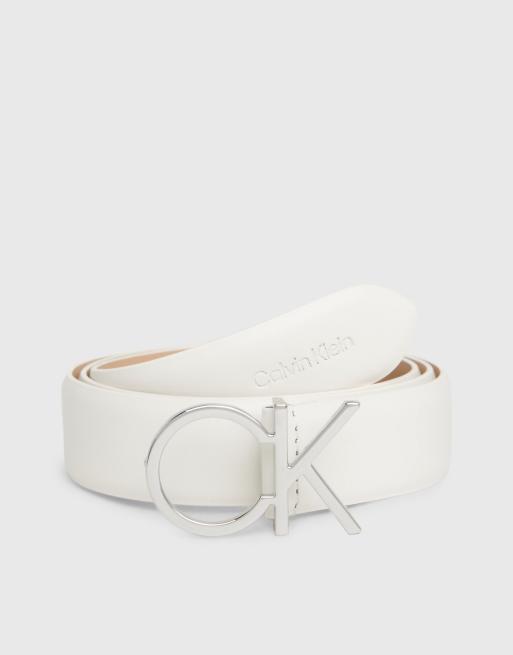Calvin Klein – Ledergürtel in leuchtendem Weiß