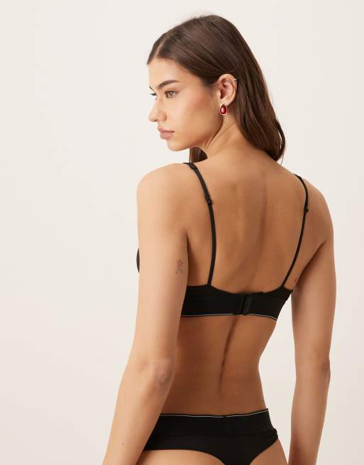Calvin Klein – Leicht gepolsterter Triangel-BH in Schwarz mit Logomotiv, 2 von 4