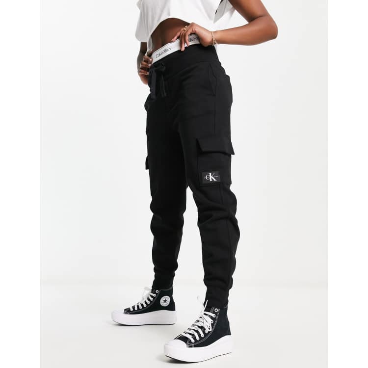 Calvin Klein Slim Fit Cargo Joggers