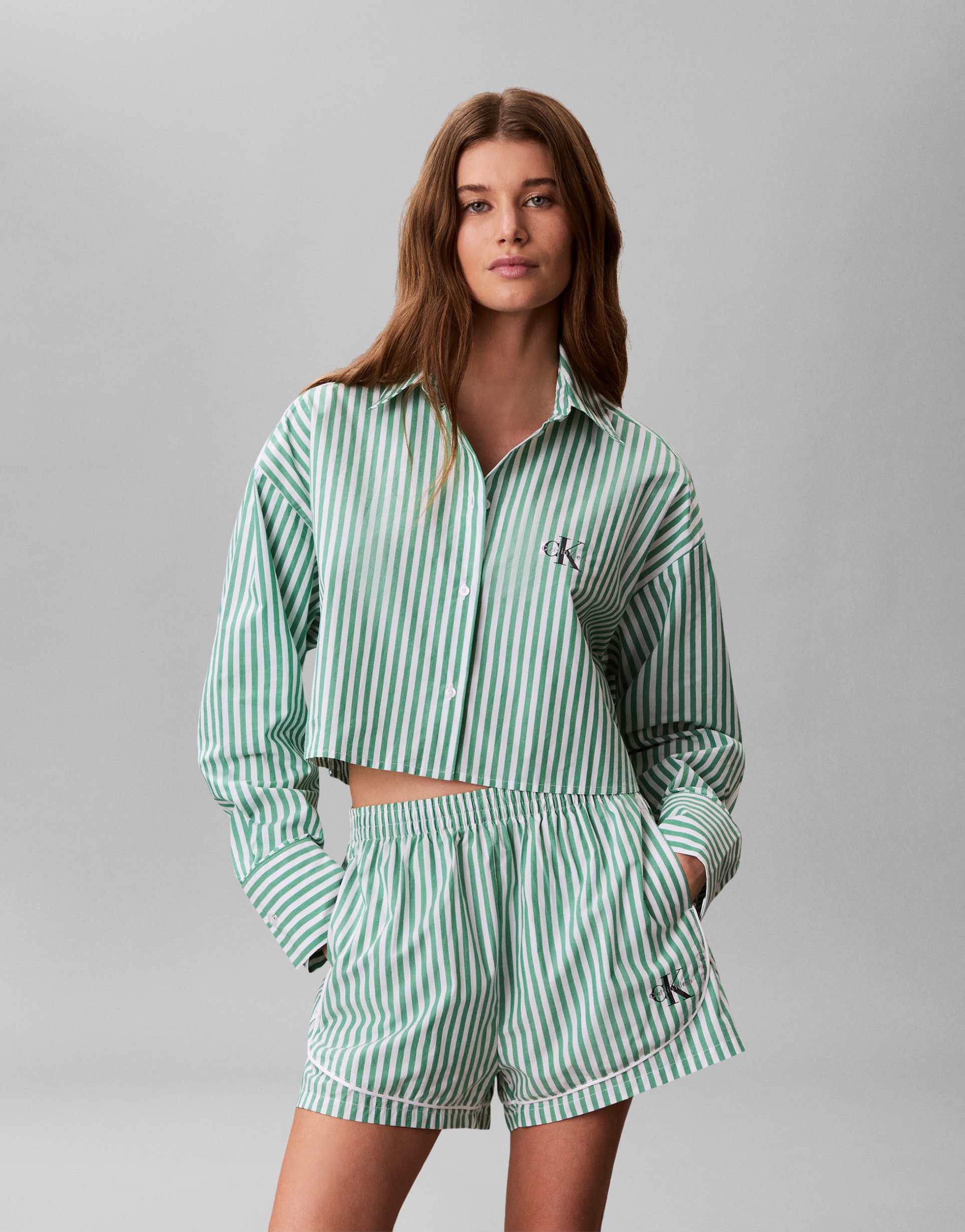 calvin klein logo cropped poplin shirt in green stripes - part of a set