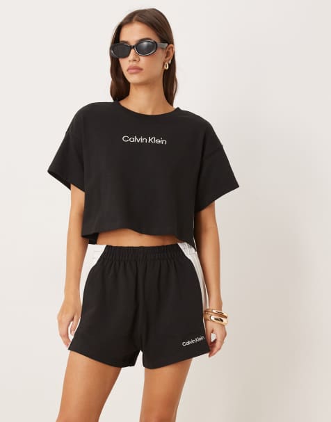 Calvin Klein logo cropped tee in black - view 1