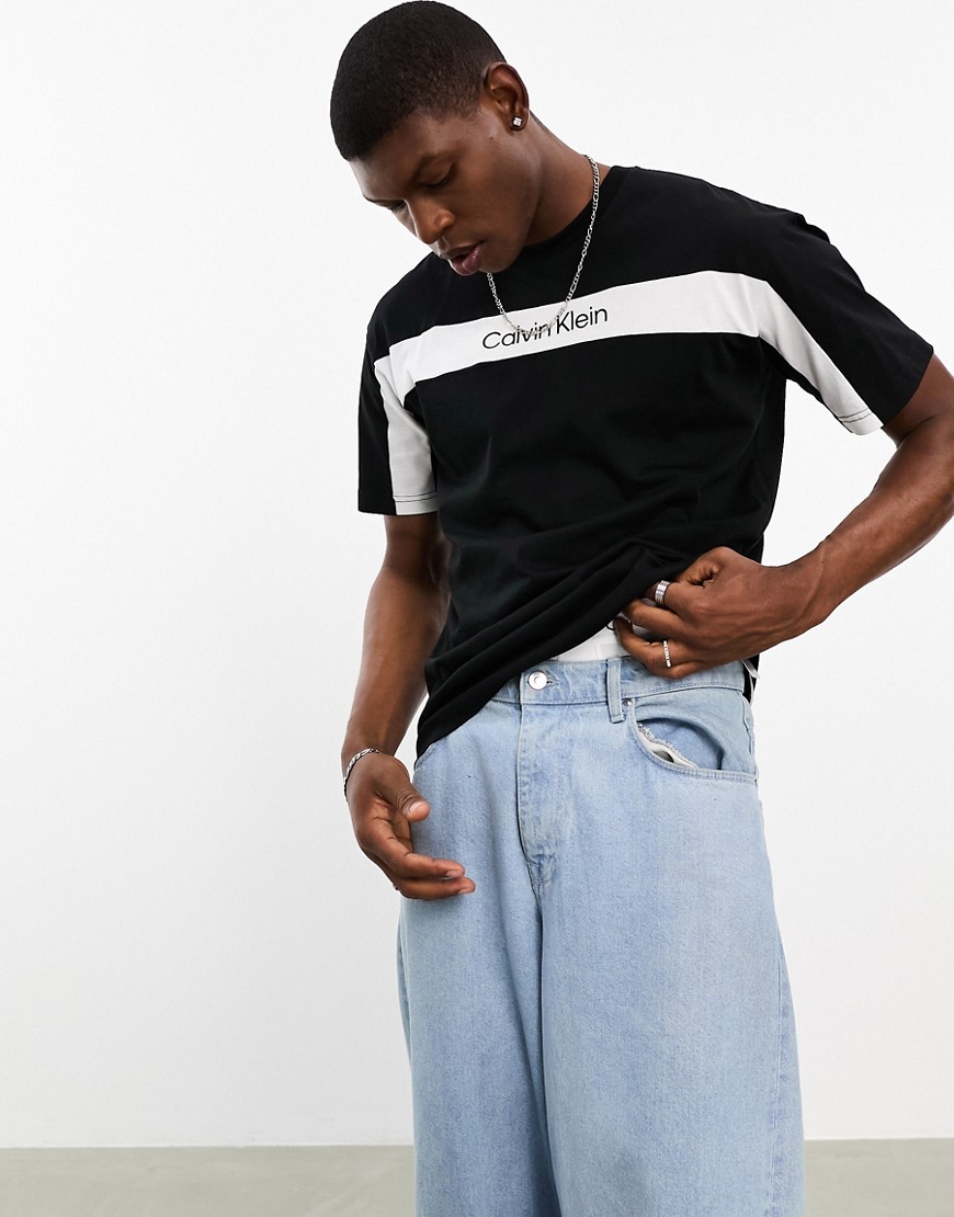 Calvin Klein logo insert blocking t-shirt in black