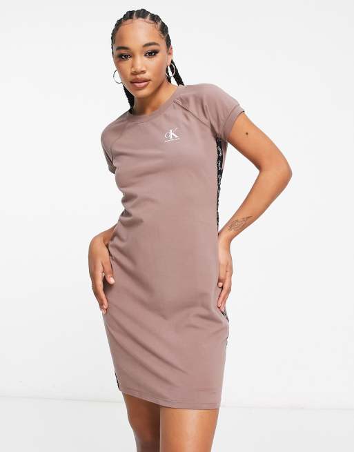 Calvin klein best sale dresses with sleeves