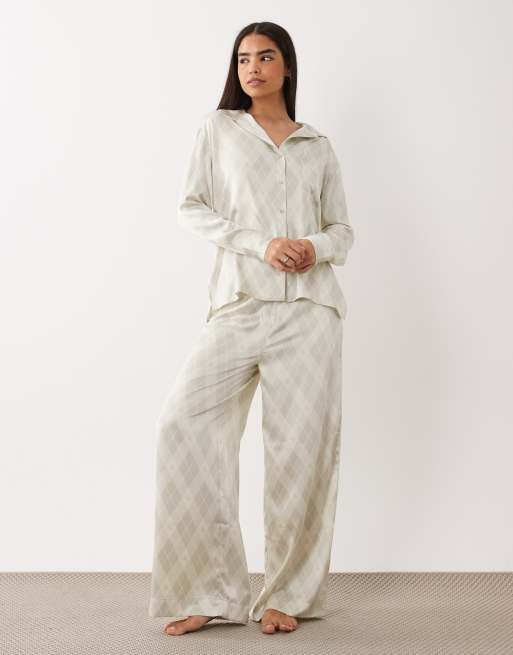 Calvin Klein long sleeve pyjama shirt set in beige argyle print, 2 of 4