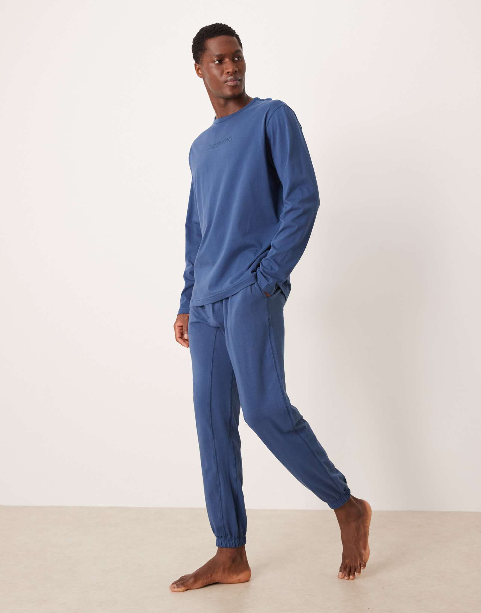 Спортивный костюм Calvin Klein lounge темно-синего цвета