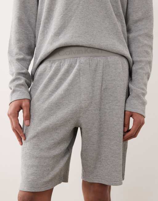 Calvin Klein – Loungewear-Shorts in Grau mit Waffelstruktur, Kombiteil, 4 von 5
