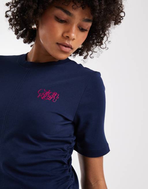 Calvin Klein - Marineblå og rød T-shirt med logoprint med gelé-effekt, 4 af 4