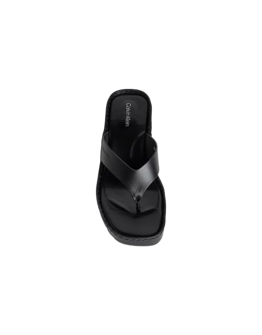 Calvin Klein Milana - Leder-Zehentrenner-Sandalen mit Absatz in Triple Black, 4 von 5