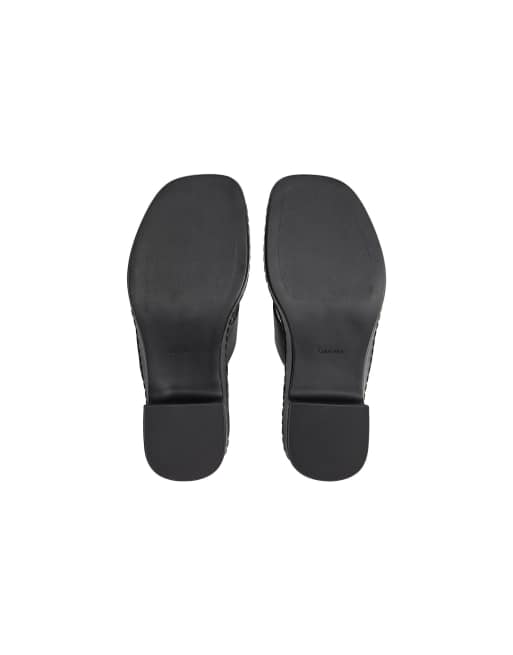 Calvin Klein Milana - Leder-Zehentrenner-Sandalen mit Absatz in Triple Black, 5 von 5