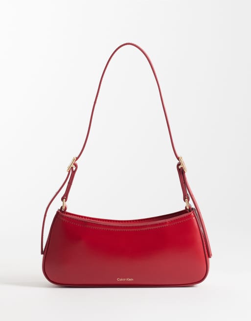 Calvin Klein Mini-Umhängetasche mit goldfarbenen Details in leuchtendem Rot, 4 von 4