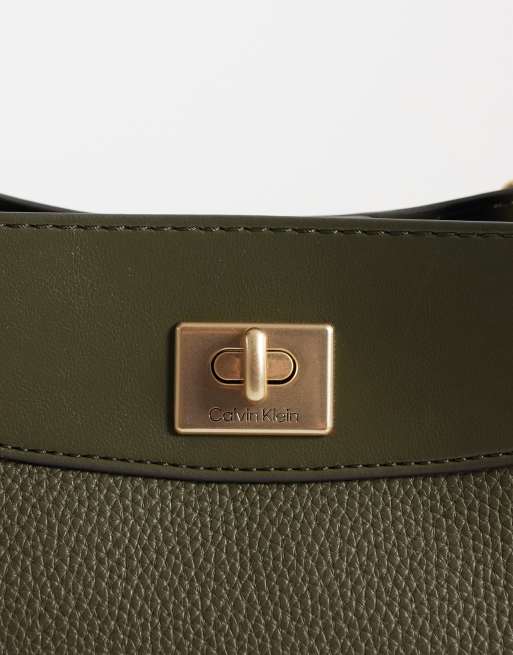 Calvin Klein minibolso bandolera en oliva, 3 de 4