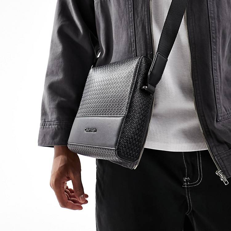 Calvin Klein minimalism mono reporter crossbody bag in black