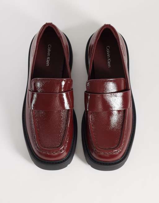 Calvin Klein mocassins chunky en cuir verni bordeaux, 2 de 4