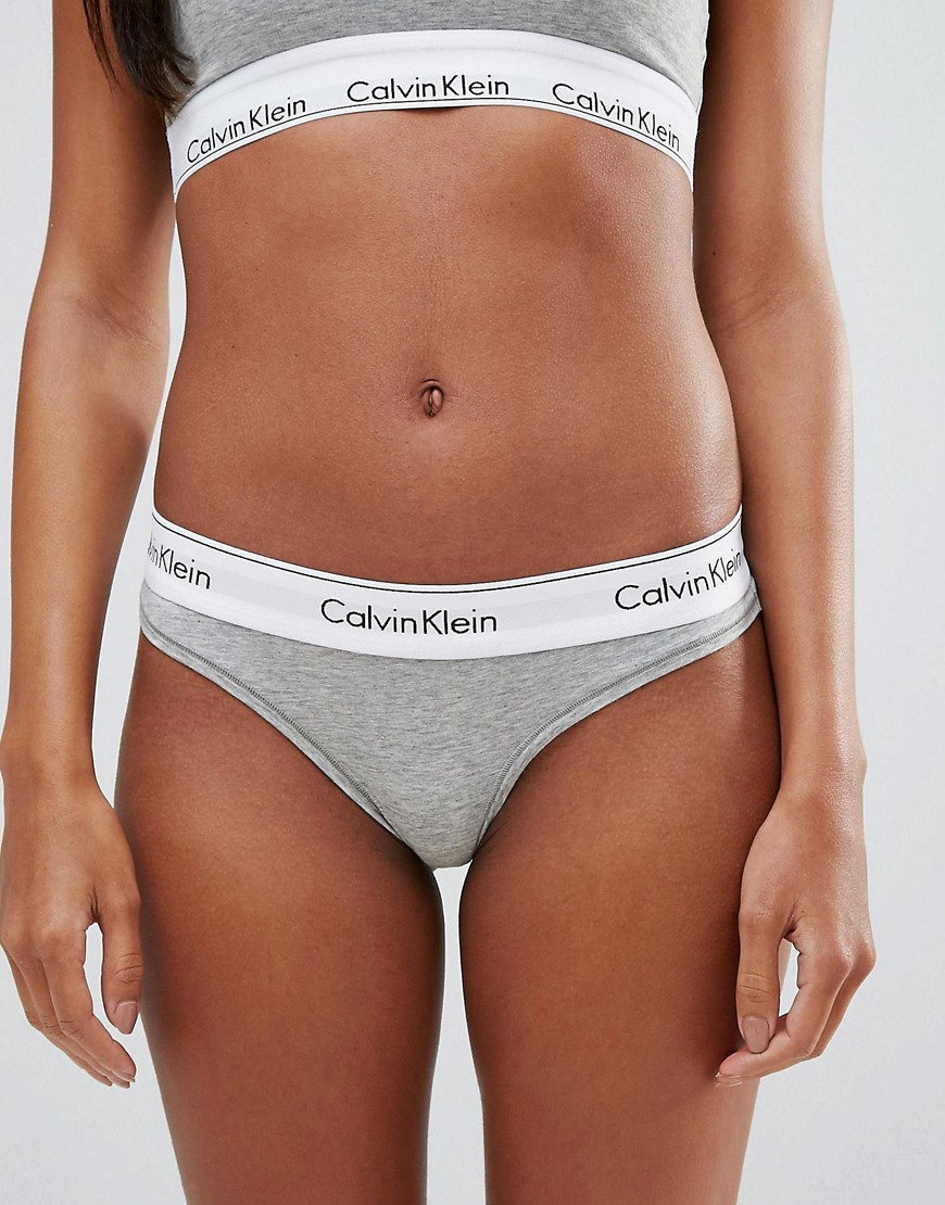 Calvin Klein – Modern Cotton – Stringtrosa-Grå