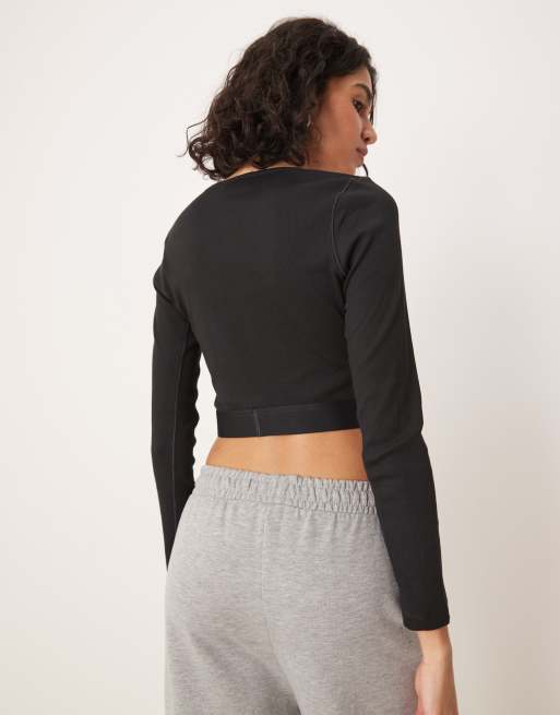 Calvin Klein – Modern – Prążkowany czarny top z długim rękawem, 2 z 4