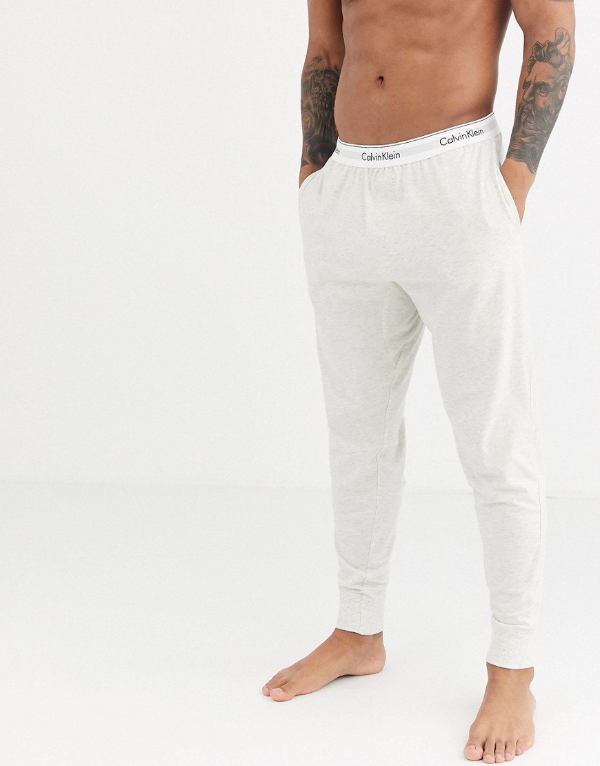 Calvin Klein - Modern - Råhvide joggingbukser i strækbar bomuld med manchetter-Beige